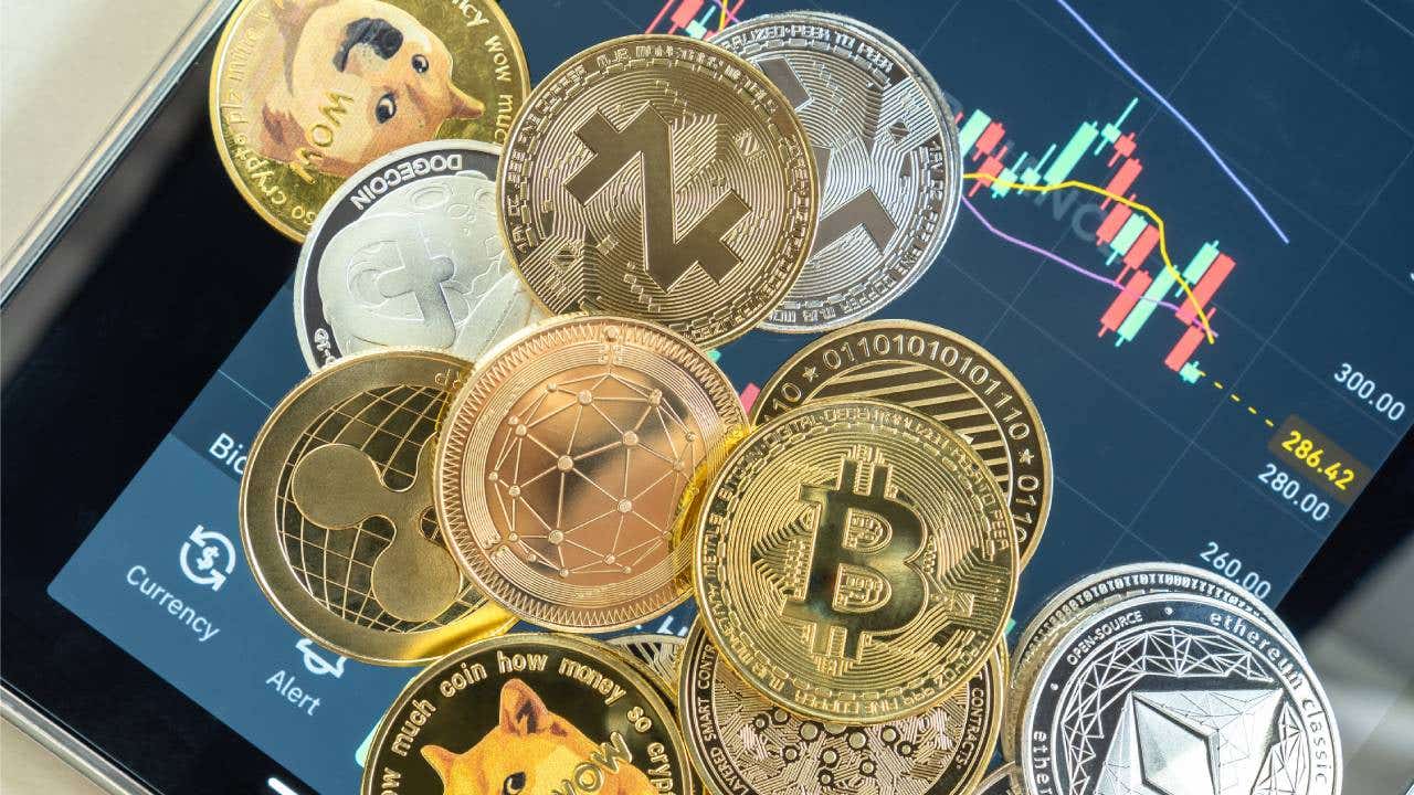 The History of Cryptocurrency: From Digital Cash to Global Phenomenon